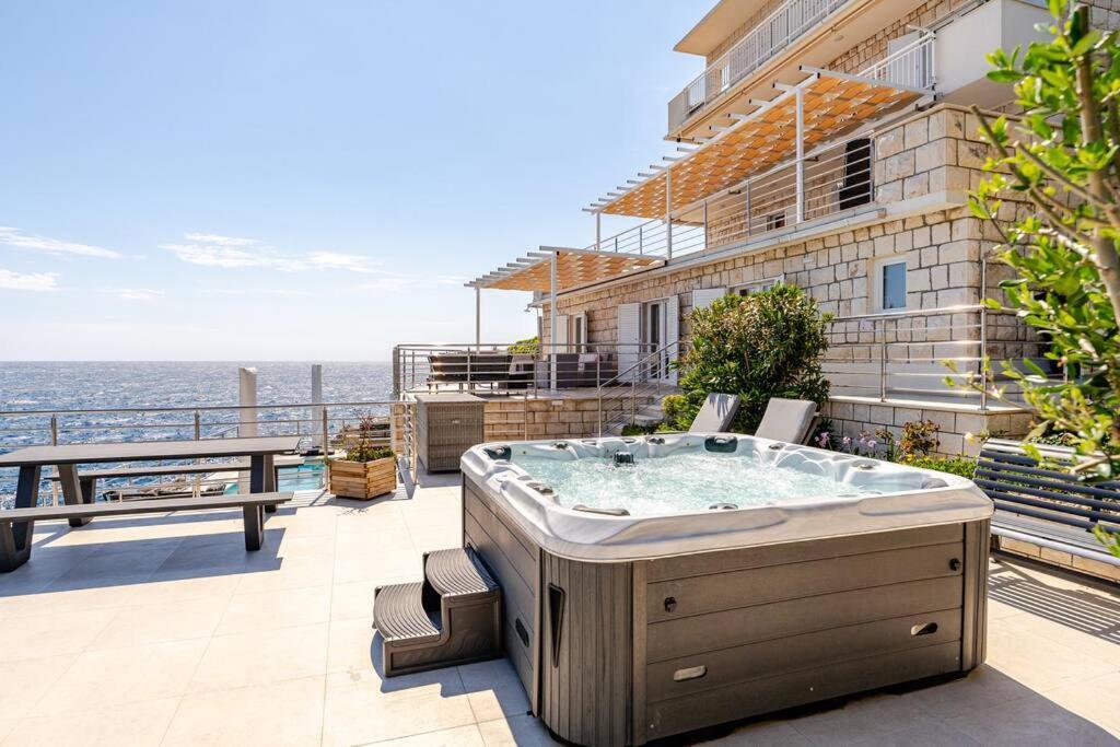 Blue Views With Heated Pool & Jacuzzi Villa *