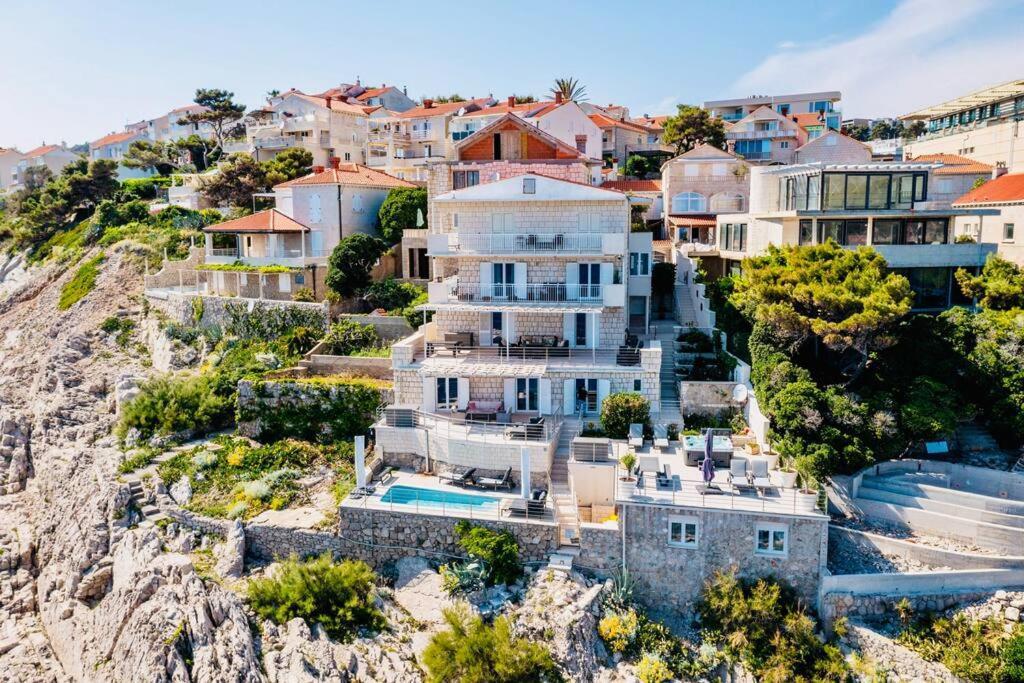 Blue Views With Heated Pool & Jacuzzi Villa